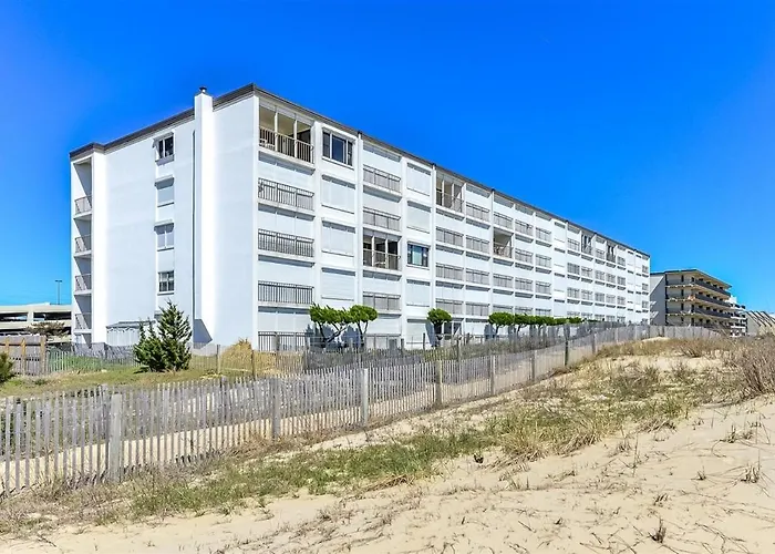 Holiday home Direct Ocean Front 2 Bedroom In Oceanwalk With Amazing Ocean Views!
