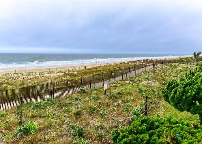 Direct Ocean Front 2 Bedroom In Oceanwalk With Amazing Ocean Views!